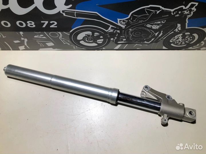 Левое перо Suzuki GSX-R 400 R GK76A 1991г