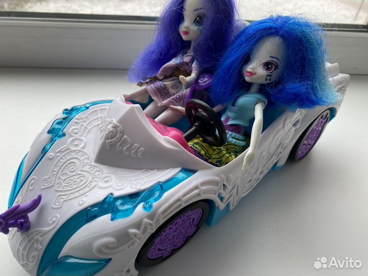 Развивающий автомобиль и две куклы