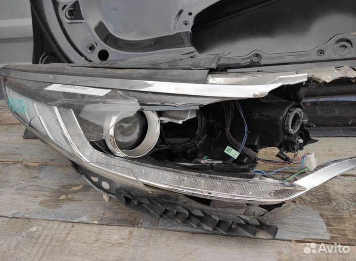 Фара правая битая Kia Optima 2015