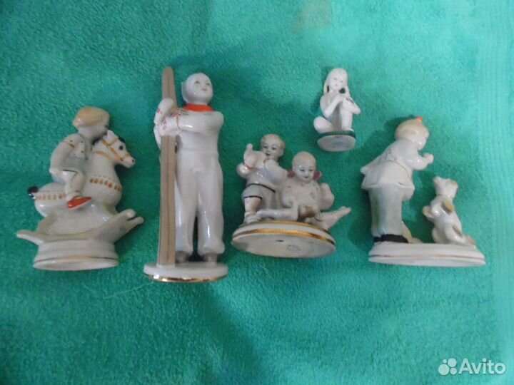 Статуэтка фарфор дети