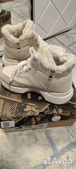Кроссовки утеплённые демисезонные 37 размер