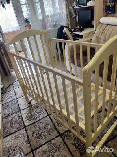 Детская кроватка