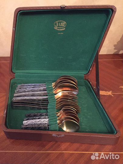 Столовый набор с позолотой времен СССР