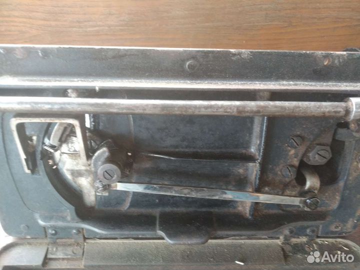 Антикварная швейная машина Frister & Rossmann