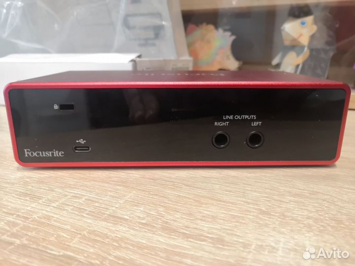 Внешняя звуковая карта Focusrite Scarlett 2i2 3rd