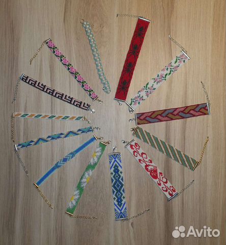 Браслет из разноцветного бисера