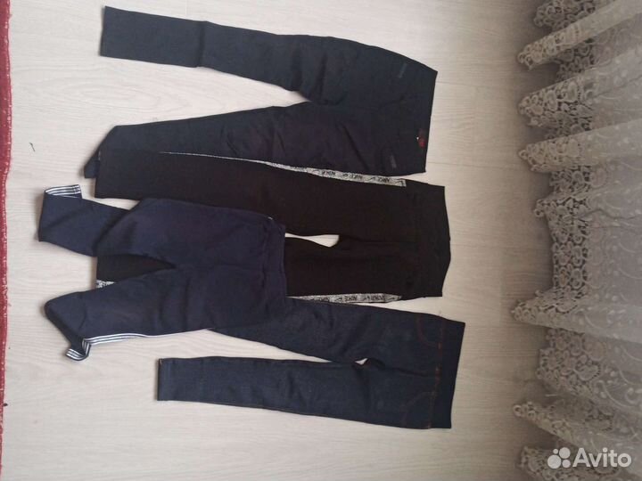 Вещи для девочки на р. 128 (толстовки и штаны)