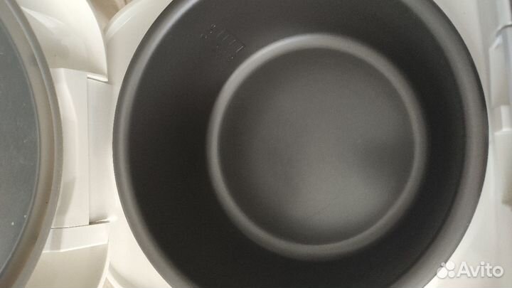 Мультиварка panasonic SR-DF101. Новая