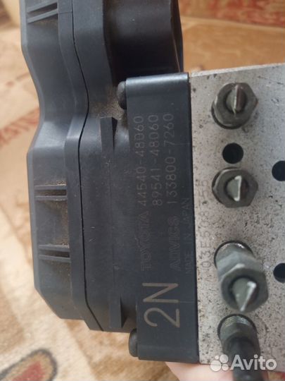 Блок abs Toyota Harrier / lexus RX с крепланием