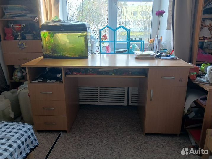 Письменный стол для школьника бу