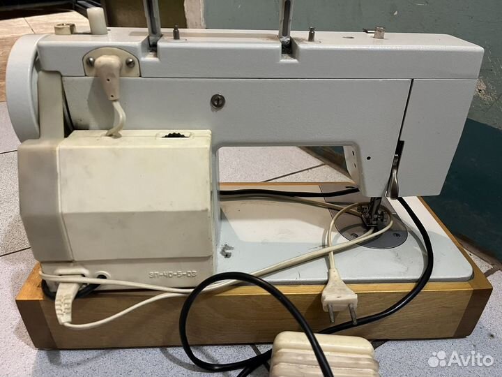 Швейная машинка чайка 143 с электроприводом
