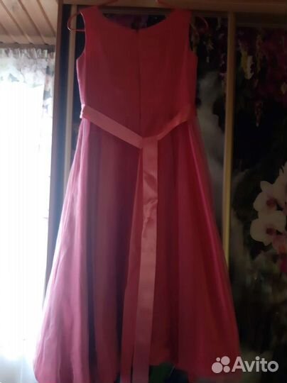 Нарядное платье для девочки 140