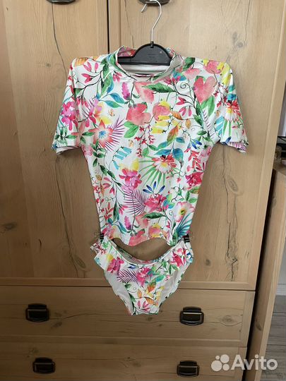 Солнцезащитный купальник, на девочку 9 лет