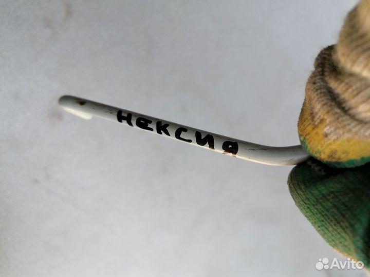 Торсион крышки багажника прав.Daewoo Nexia 2008-16