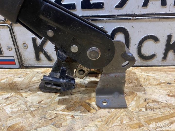 Рычаг стояночного тормоза Peugeot 307 SW 2004