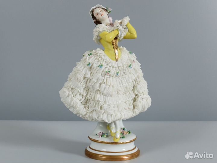 Старинная немецкая статуэтка.Volkstedt