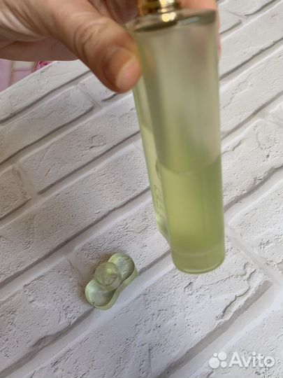 Estee lauder pure white linen light breeze