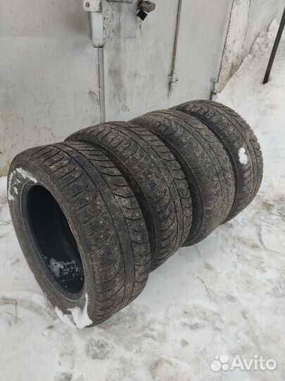 Bridgestone Ice Cruiser 7000 215/60 R16