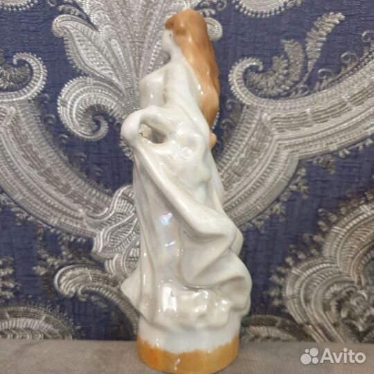Фарфоровая статуэтка из Чехословакии