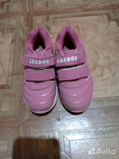 Кроссовки для девочки