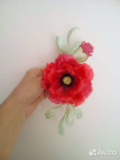 Цветочный аксессуар из шелка