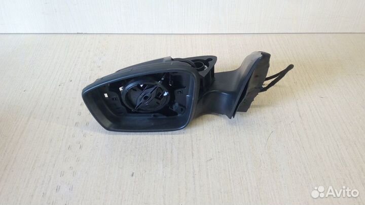 Зеркало левое Skoda Rapid