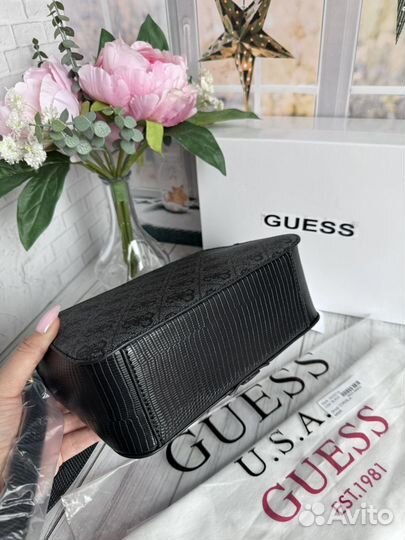 Сумка Guess ginevra camera crossbody