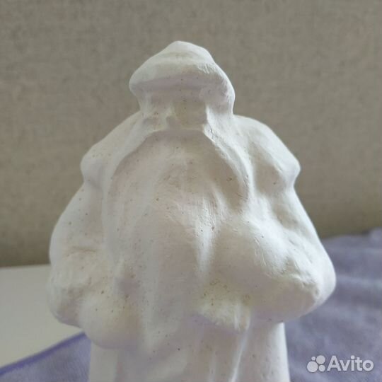 Гипсовый дед Мороз