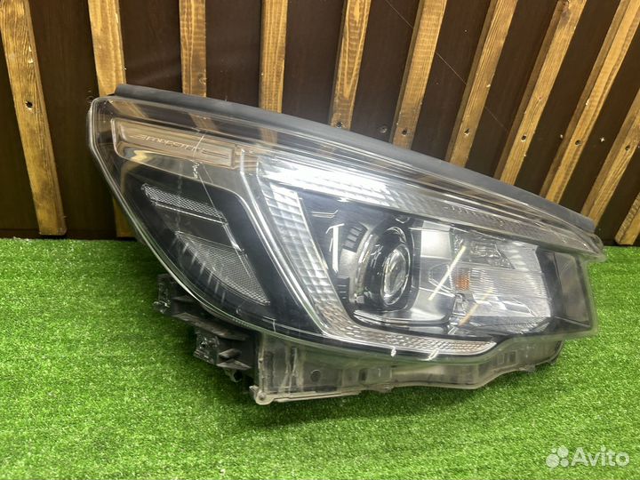 Фара правая Subaru Forester 5 SK (2018-2021) LED