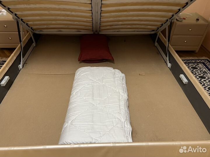 Кровать двуспальная бу с матрасом + 2 тумбы Ascona