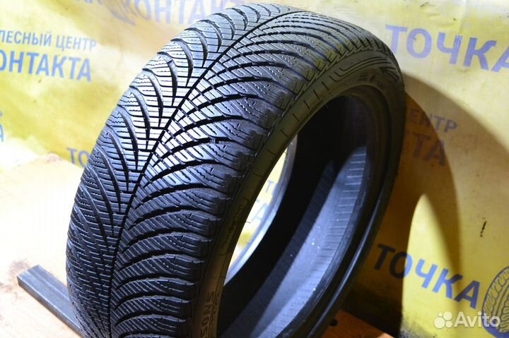 Goodyear Vector 4Seasons Gen-2 225/45 R17