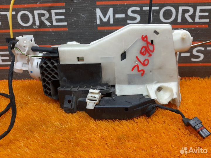 Замок двери передний левый Mercedes-Benz S-Class