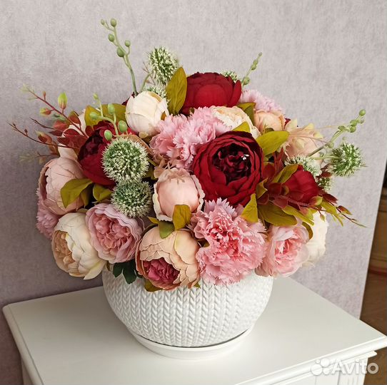Искусственные цветы, цветочные композиции в кашпо