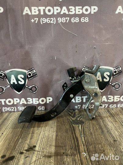 Kia quoris 3.8 педаль тормоза