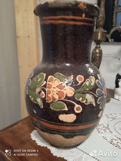 Глиняный кувшин старинный