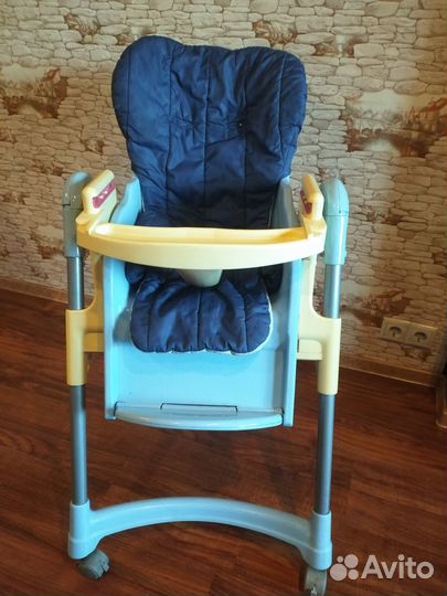 Детский стульчик для кормления