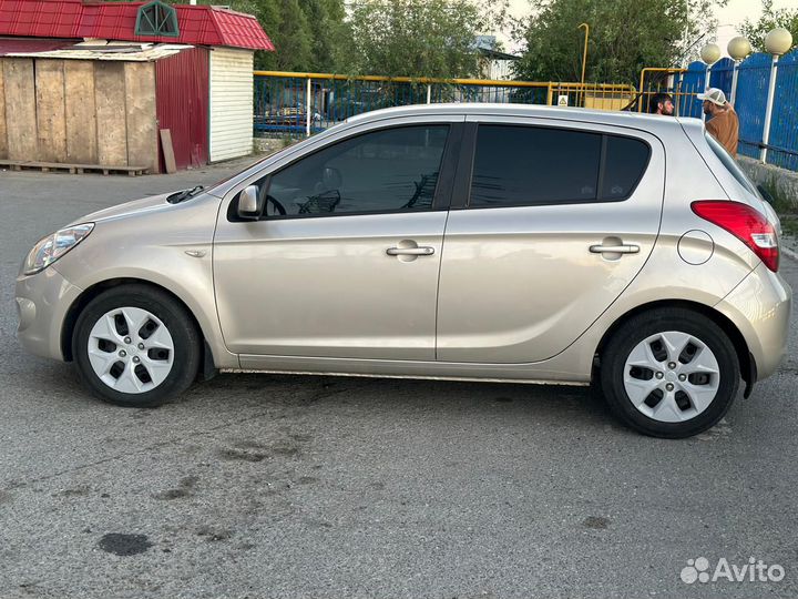 Hyundai i20 1.4 AT, 2010, 168 000 км