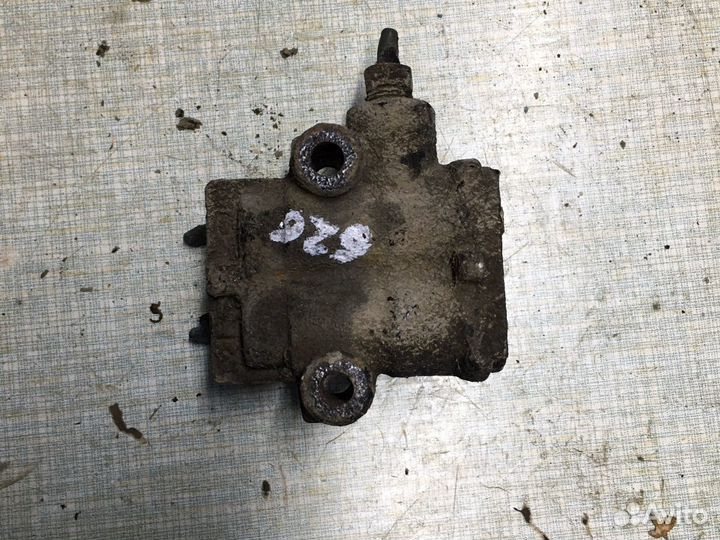 Распределитель тормозных сил Mazda 626 GE 91-97 гг