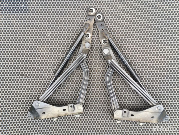 Петля багажника renault Megan 2