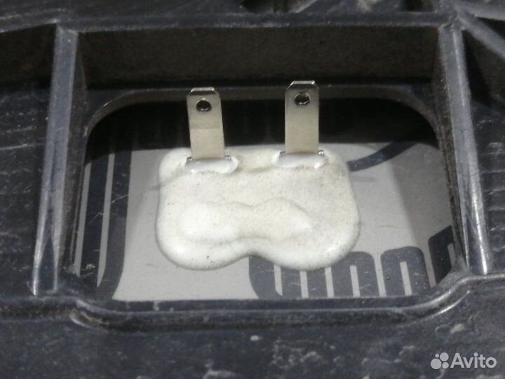 Стекло зеркала переднее левое Toyota Land Cruiser