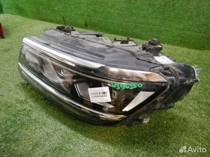 Фара левая Volkswagen Tiguan
