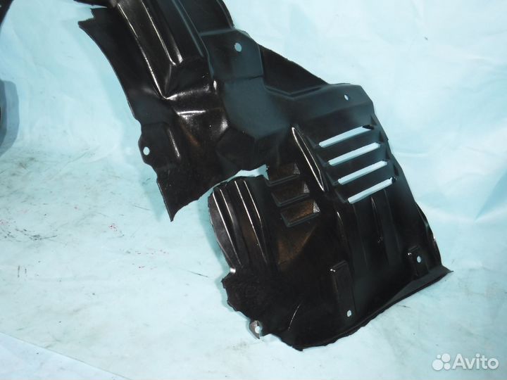 Подкрылок передний правый Pajero 3 / Montero 3