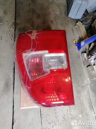 Продам правую фару kia sportage оригинал в сборе