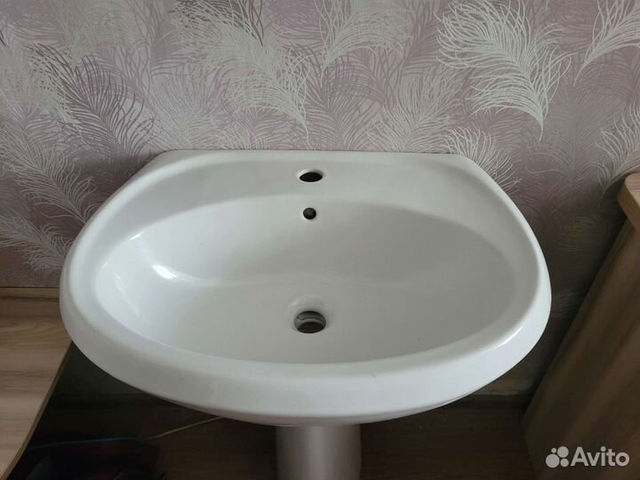 Раковина с тумбой