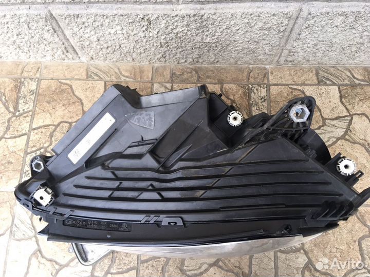 Передняя левая фара битая GLC X253 A2539069300