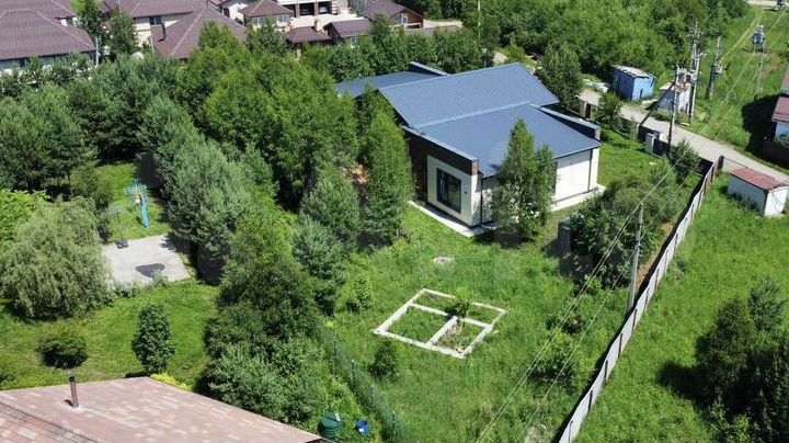 Дом 303 м² на участке 20 сот.