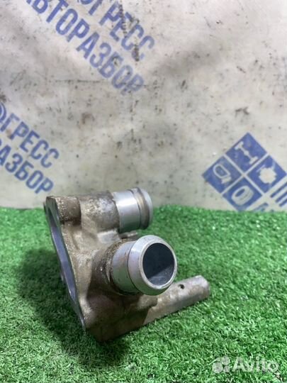 Фланец системы охлаждения Volvo S40 седан 1.6