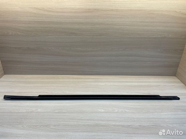 Уплотнитель стекла двери задний левый LADA X-Ray