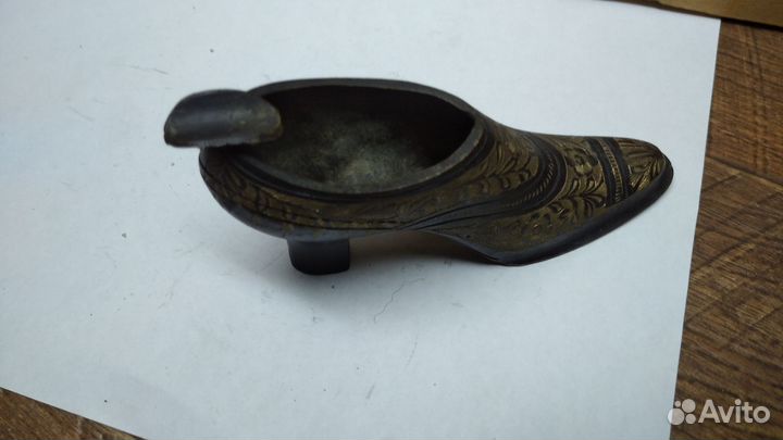 Пепельница -туфелька, башмачок, металл латунь.СССР