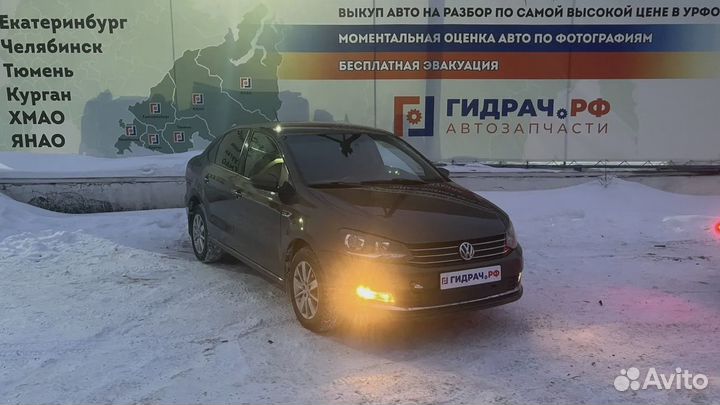 Стекло кузовное глухое левое Volkswagen Polo Sedan